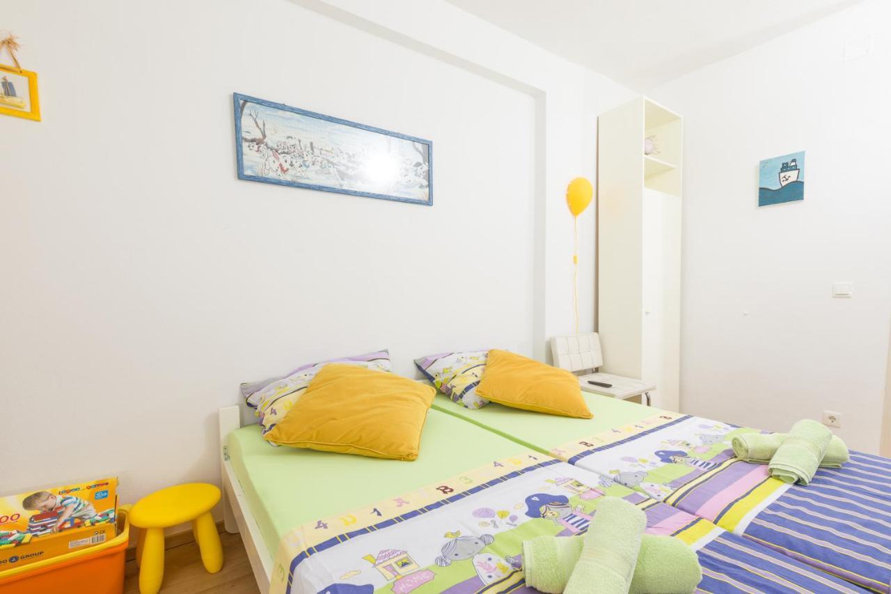 Apartments Dobronic Jelsa  Exterior foto
