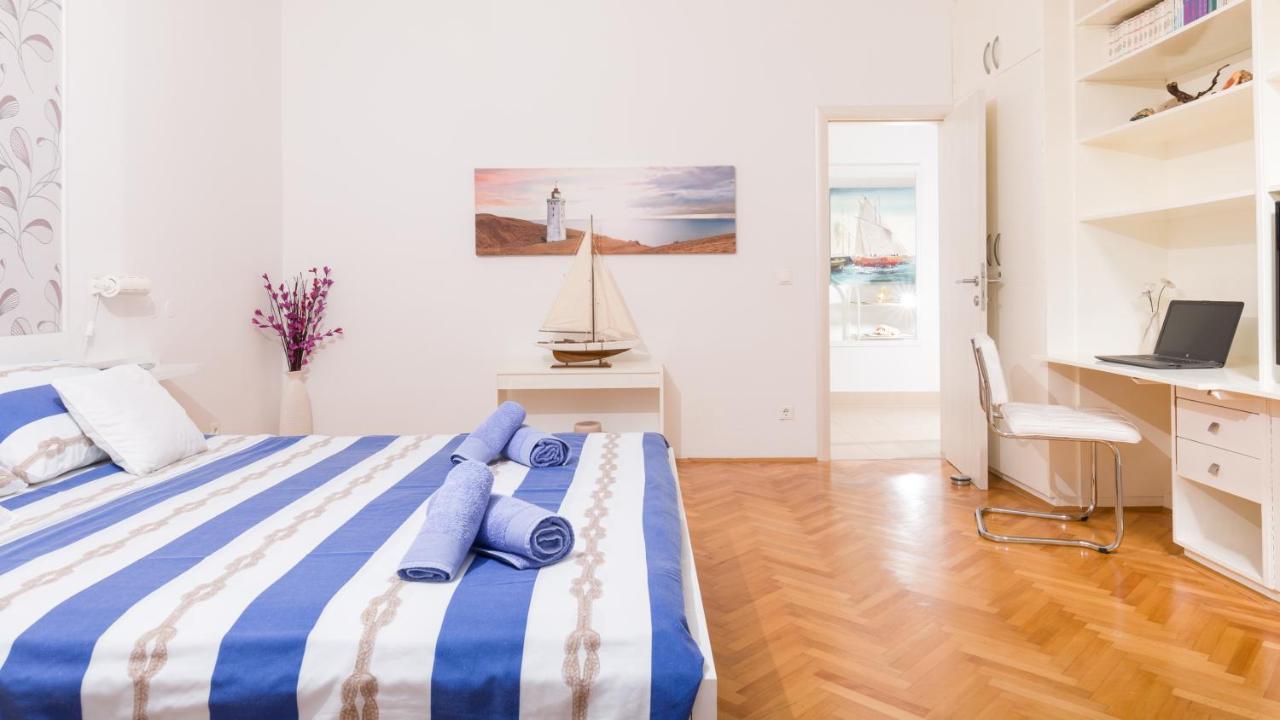 Apartments Dobronic Jelsa  Exterior foto
